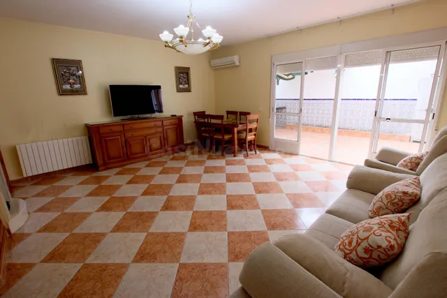 Fantástica casa en Montijo, con amplias estancias, totalment - foto 2