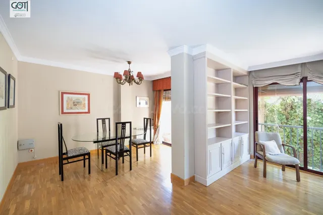 Preciosa casa en el exclusivo Barrio de los Periodistas, Gra - foto 3