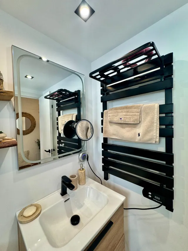 Venta de casa adosada con tres dormitorios en Benalmádena Costa, Málaga, Costa del Sol — 34
