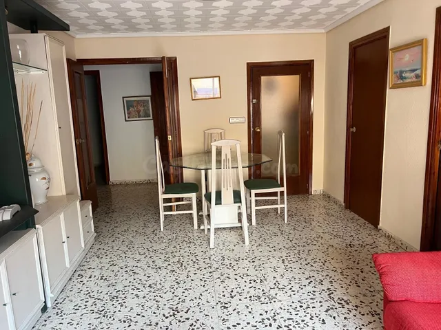 VIVIENDA DE 3 PLANTAS DE ALTURA MUY CENTRICA - foto 5