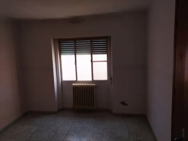 Piso con un bajo hecho vivienda y garaje. — 11
