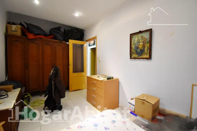MUY AMPLIO CON 5 DORMITORIOS Y TERRAZA EN CENTRO — 26