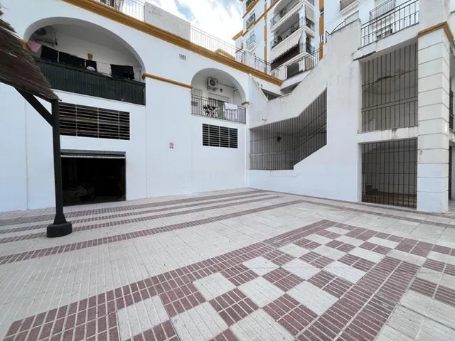¡GRAN OPORTUNIDAD EN ESTEPONA! LOCAL COMERCIAL EN BRUTO CON  - foto 5