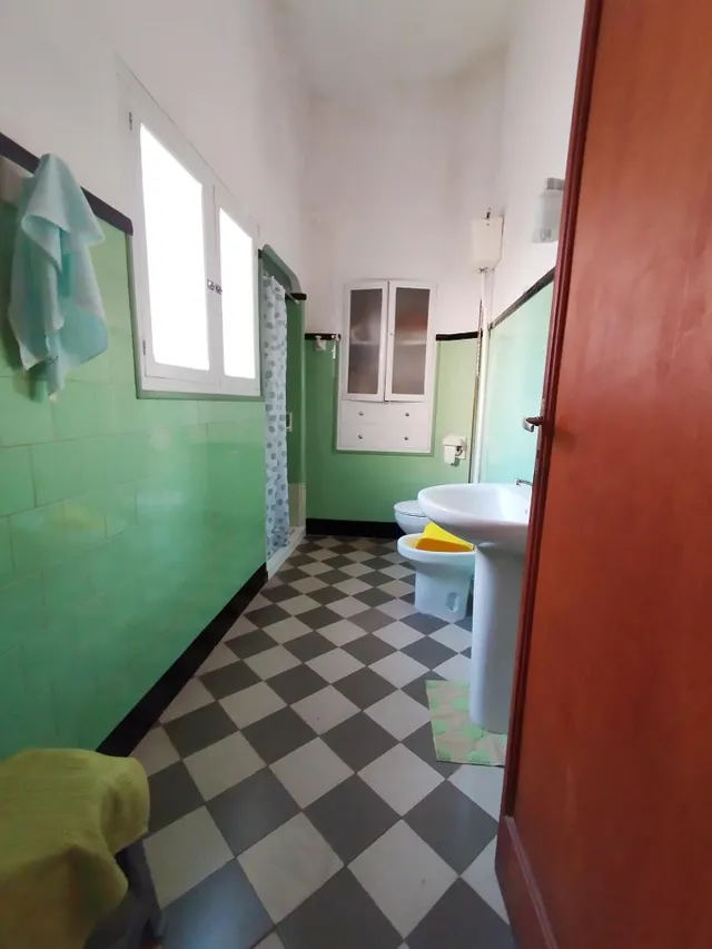 SE VENDE CASA INDEPENDIENTE EN NOVELDA — 23