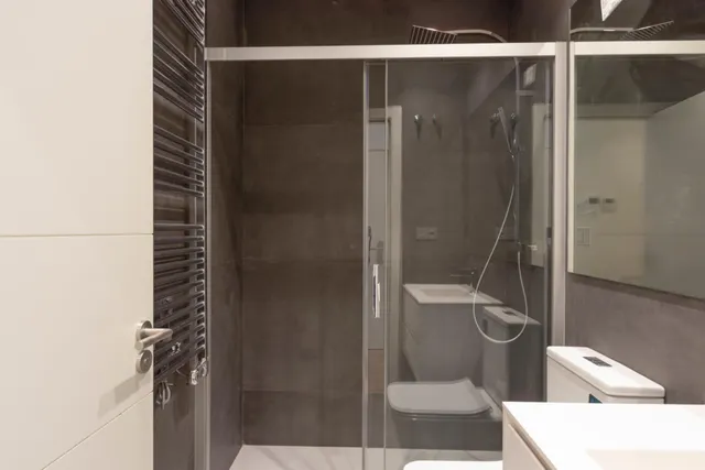 VIVIENDA REFORMADA EN SAGRADA FAMILIA — 12