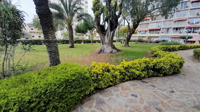 Apartamento reformado con piscina y parking comunitario — 35
