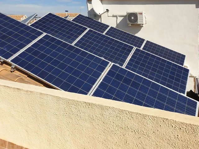 Encantadora villa con piscina privada, jardín y solárium en Monte y Mar, Gran Alacant — 34