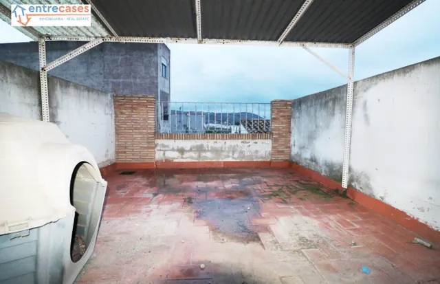 CONSTRUCCIÓN HABILITADA COMO LOCAL COMERCIAL — 14