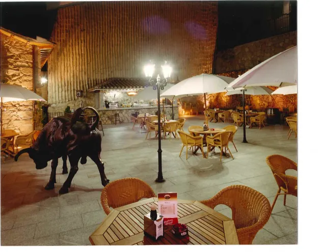 EXCLUSIVAS ROMERO, comercializa RESTAURANTE totalmente montado para funcionar en Ledrada — 15