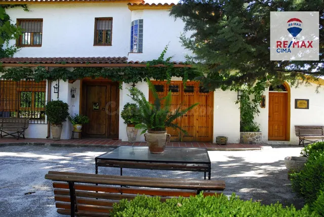 Exclusiva Casa Rústica de Lujo en Baza (Granada) - foto 4