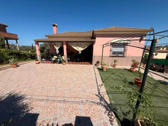 MAGNIFICO CHALET DE 610 m2  EN CASTILBLANCO DE LOS ARROYOS — 2