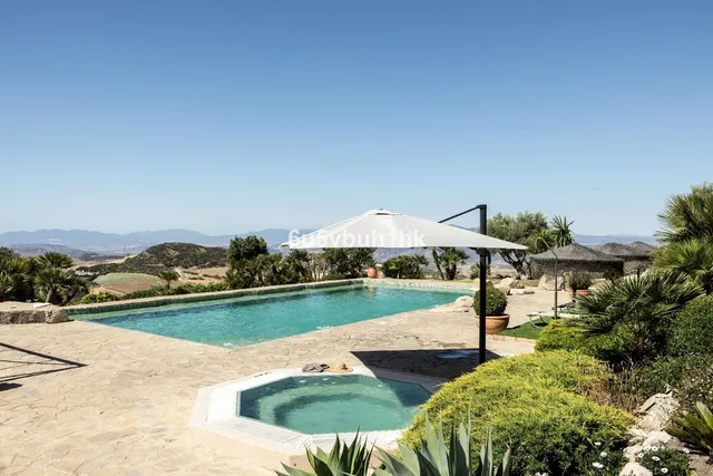 Chalet 5 habitaciones 643m² en venta - Polígono - Alrededore
