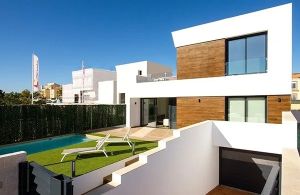 Nuevas villas independientes El Campello a tan solo 600m de la playa. — 2