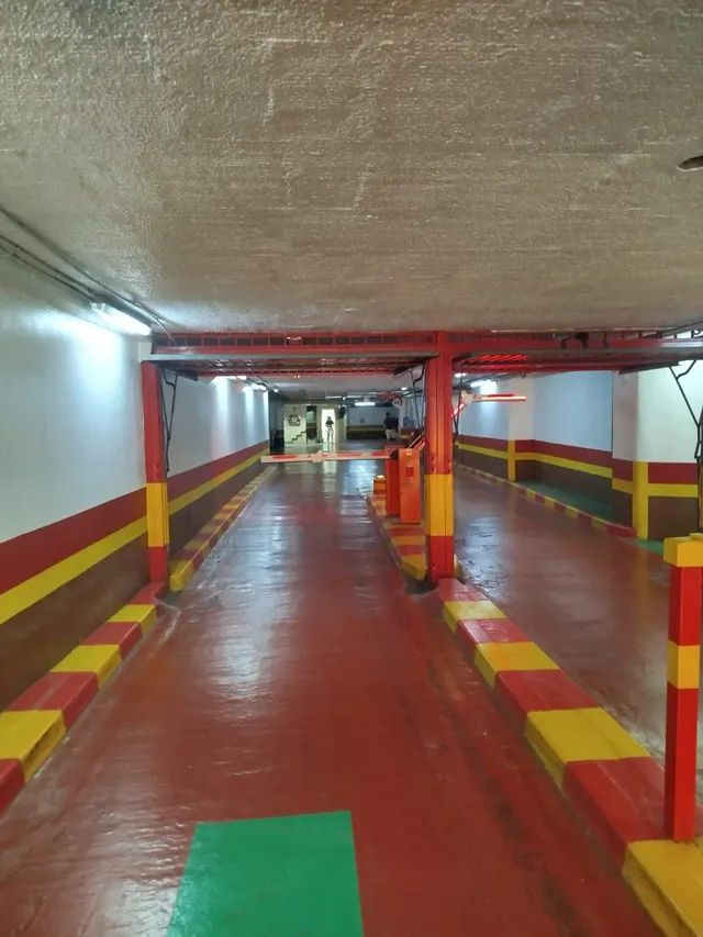 Oportunidad de Inversión: Parking en el Centro Tradicional de Alicante por solo €33,000 — 9