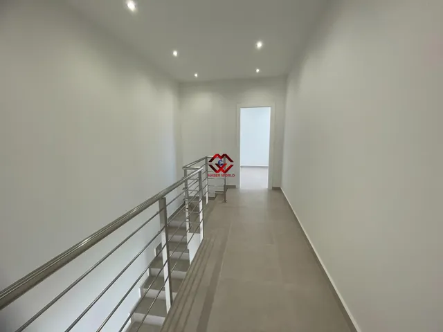 Chalet independiente de diseño con piscina privada y jardín en Heredades — 22