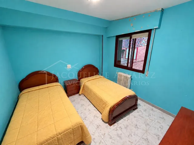 PISO DE 3 DORMITORIOS EN URBANIZACION CON PISCINA — 13