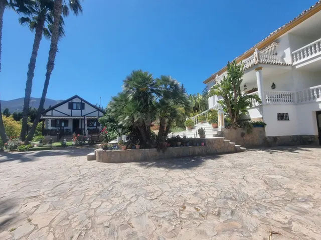 Finca rústica 9 habitaciones 453m² en venta - Costa del Sol - foto 2