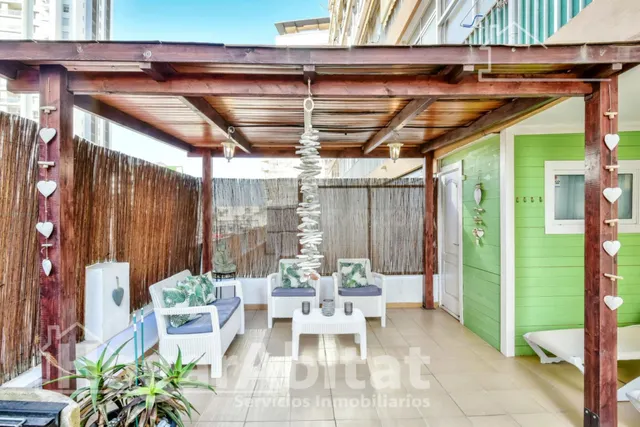REFORMADO CON TERRAZA Y LICENCIA TURÍSTICA JUNTO AL MAR - foto 5