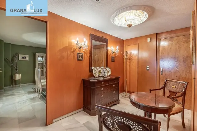 EXCLUSIVO PISO CON JARDÍN PRIVATIVO EN UNA DE LAS MEJORES URBANIZACIONES DE GRANADA — 28