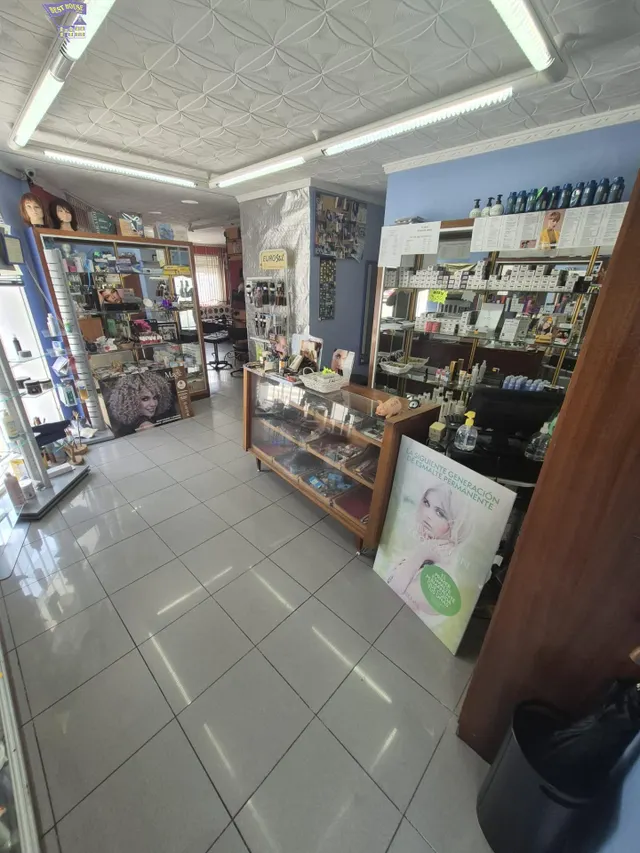 SE VENDE O SE ALQUILA LOCAL COMERCIAL EN LAS CANTERAS — 6