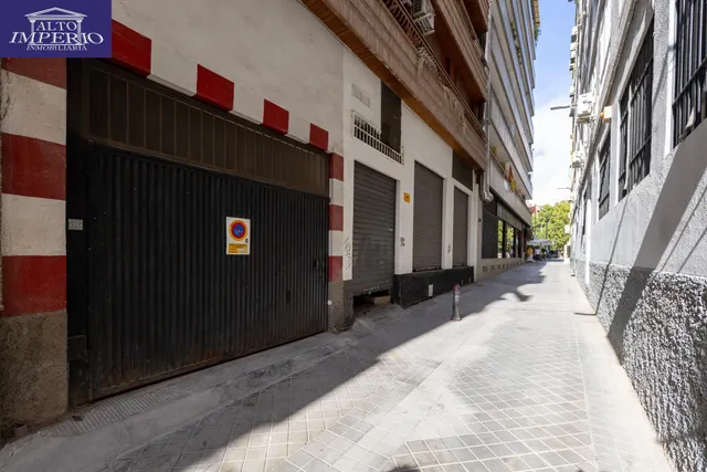 Piso y cochera en venta junto Acera de Darro. — 36
