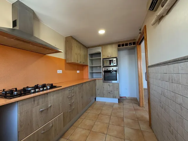 NO ES UNA ALQUILER ANUAL ES UNA COMPRA APLAZADA Tríplex exclusivo con vistas al mar  y a la montaña en Vilamaniscle — 10