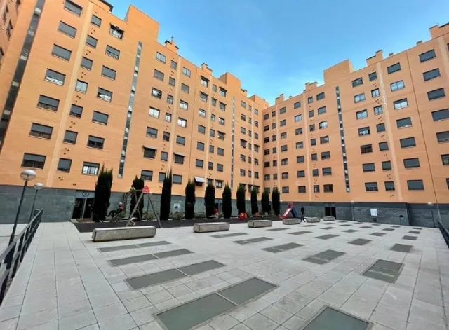 Apartamento 3 habitaciones 110m² en alquiler - Universidad - Ciudad deportiva — 24