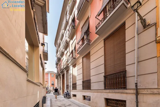 LOCAL EN VENTA JUNTO PLAZA ISABEL LA CATÓLICA — 4