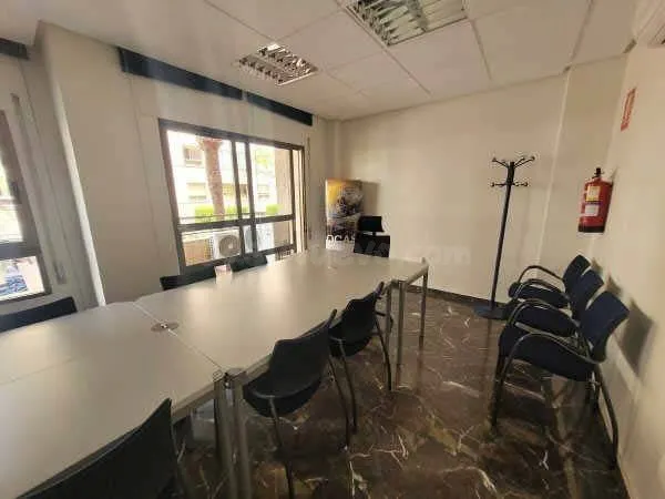 Piso en venta situado en una de las calles más comerciales e - foto 4
