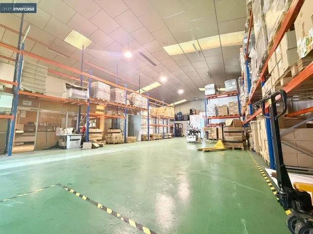 Nave industrial de 455 m2 en el Polígono Industrial de Quart - foto 4