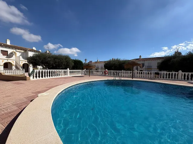Bungalow planta baja en urb. mirador del mediterráneo con jardin esquina y piscina comunitaria — 29