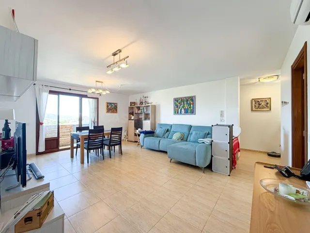 Amplio Piso Seminuevo con Vistas Panorámicas y Garaje Inclui - foto 3