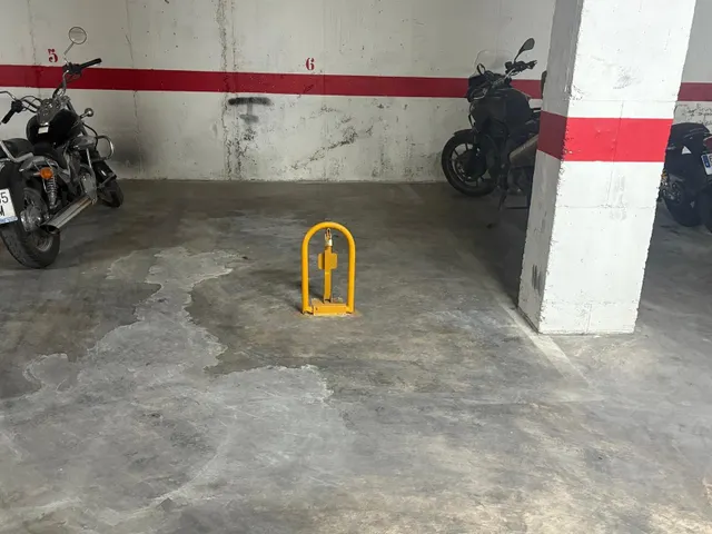 Plaza de parking — 8