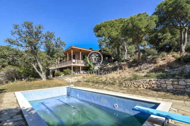 Casa en venta en plena montaña con piscina y vistas al mar e - foto 3