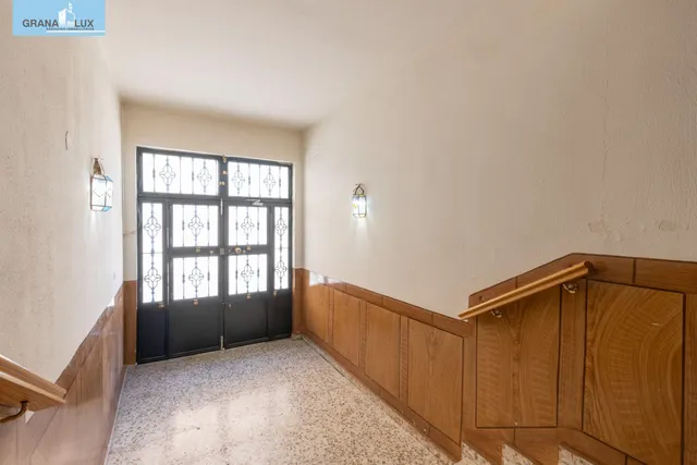 Edificio con gran potencial de inversión en La Zubia — 3