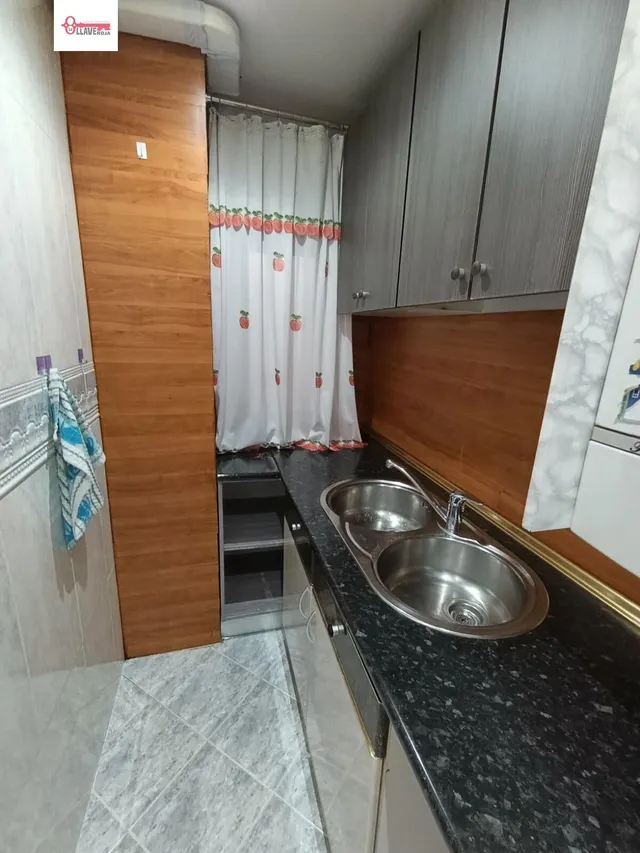 Amplio Apartamento Reformado en Plaza de Lavaderos. — 9