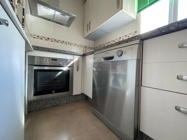 Piso con terraza, vistas al mar y plaza de garaje en Arroyo de la Miel, Benalmádena — 20