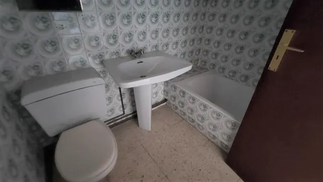 PISO PARA REFORMAR EN LA BAÑEZA — 18