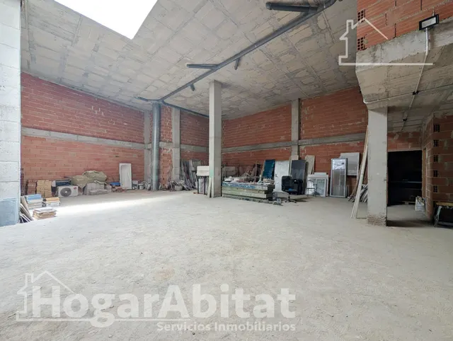 ¡PERFECTO PARA INVERTIR! LOCAL COMERCIAL MUY GRANDE Y BIEN U - foto 3
