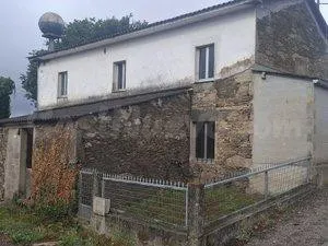 Vivienda de piedra y paredes anchas para rehabilitar en Xest - foto 5