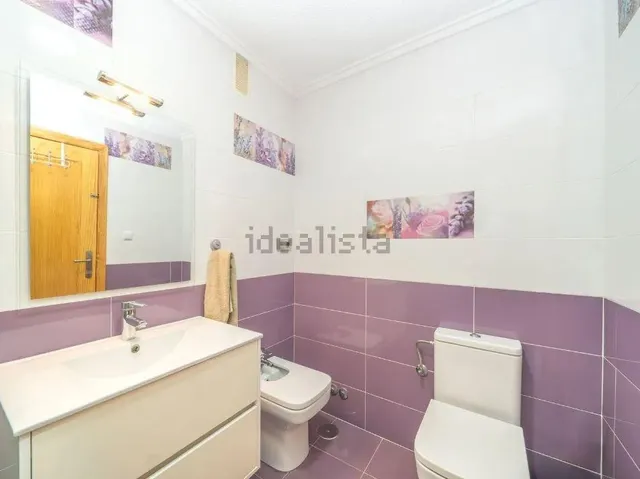 Duplex reformado junto al paseo marítimo y el parque Reina Sofía. — 28