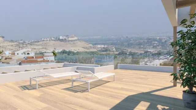 PRECIOSA VILLA DE 3 DORMITORIOS CON VISTAS AL CAMPO DE GOLF EN ROJALES — 26