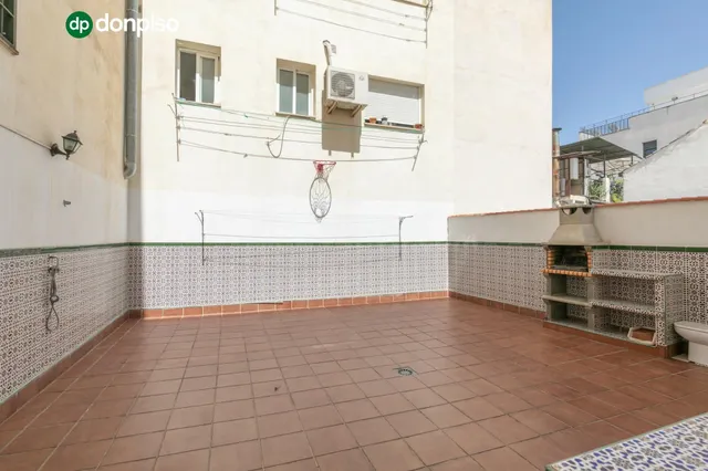 Piso en venta en Armilla centro | 2 dormitorios | gran patio privado de 46 m2 — 2