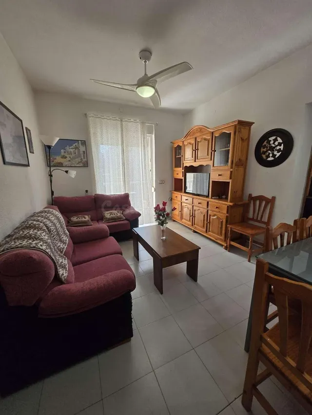 GRAN APARTAMENTO EN TORRVEIEJA: 3 HAB , 1 BAÑO - foto 2