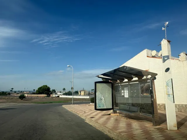Adosado con tres dormitorios en el chaparral y listo para entrar a vivir — 29
