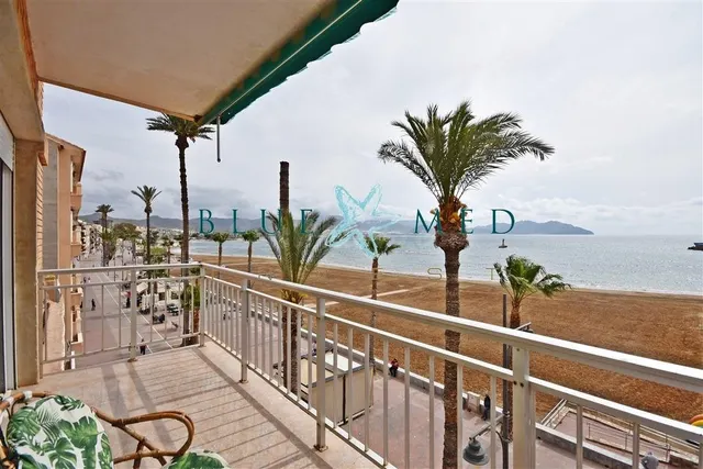 PISO REFORMADO EN 1ºLÍNEA DEL PASEO MARÍTIMO - foto 2