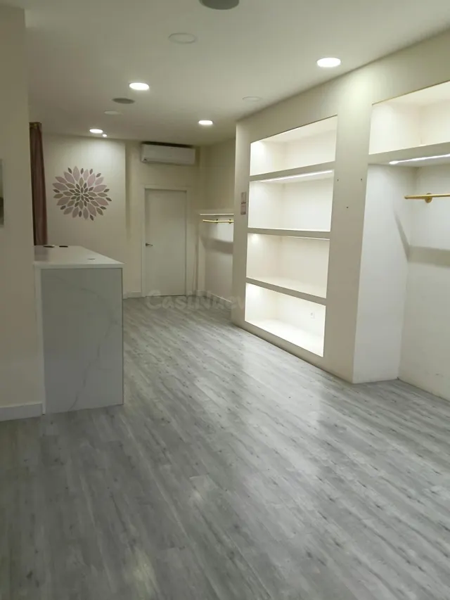Alquiler Local Comercial en Ontinyent - Sant Josep - foto 3