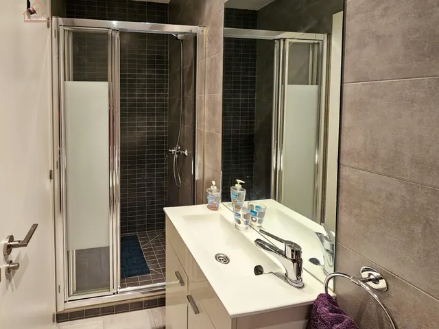 Inmueble en venta con terraza, plaza de garaje y trastero junto al Metro Urgel! — 36