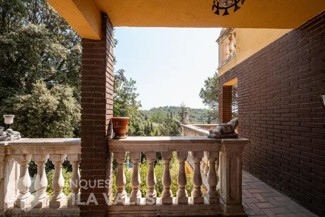 Casa con gran jardín en la naturaleza — 31
