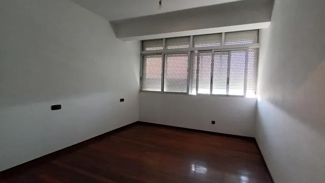 Casa 4 dormitorios en Avenida de Aeropuerto — 11